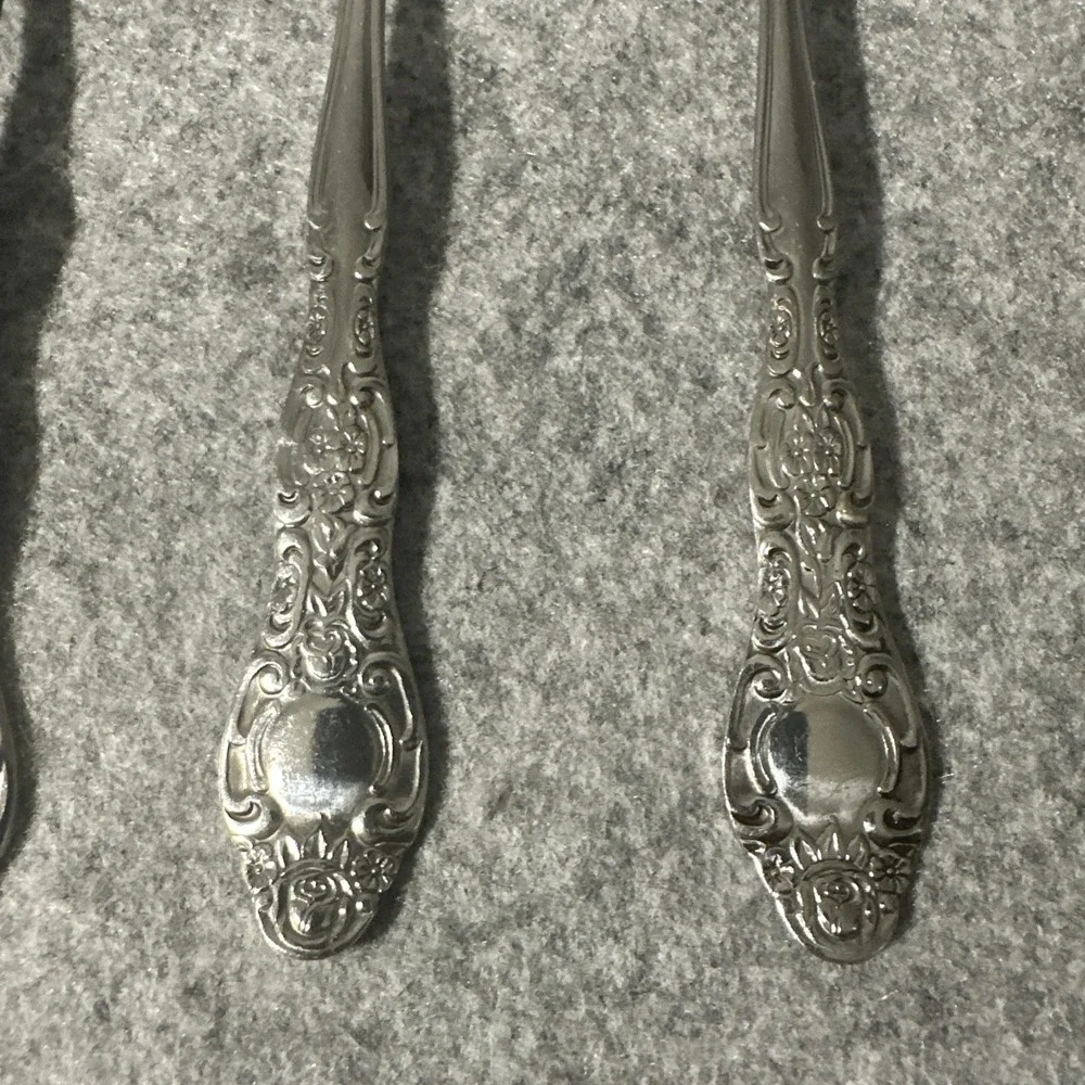 4 International Stainless VERONA Pattern Forks ‎ 7449